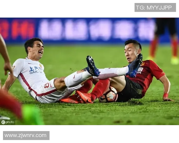 2018年上港与富力激战回顾：精彩瞬间与战术分析全记录