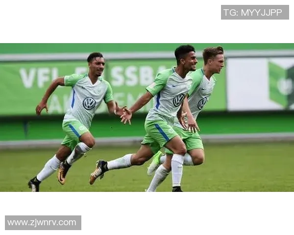 国安在主场迎战墨尔本胜利全力争胜展现球队实力与斗志 国安在主场迎战墨尔本胜利全力争胜展现球队实力与斗志